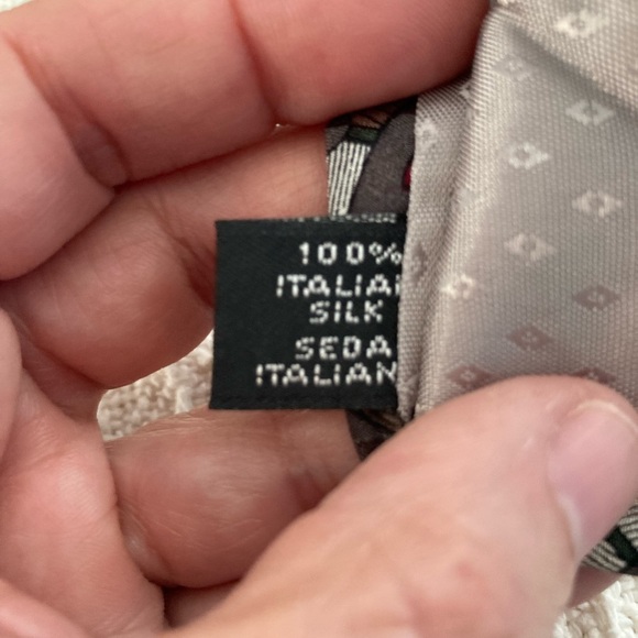 Adolfo Couture Mens Print 100% Silk Tie Made In The USA - Picture 4 of 4